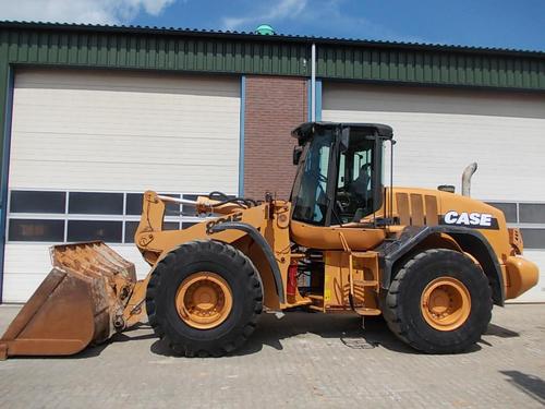 Product picture Case 821E Manual